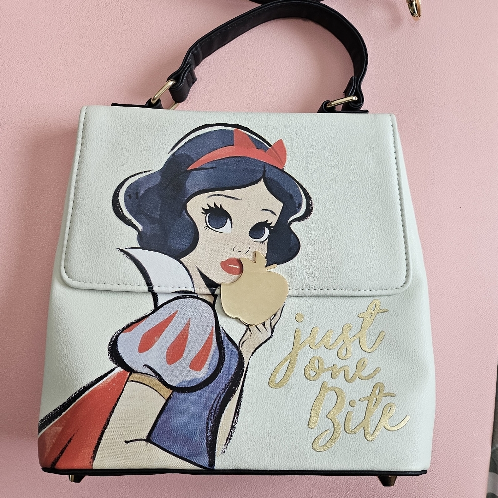 DISNEY Snow White Purse.